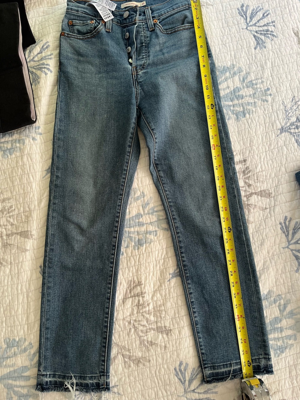 Levi's Women's Skinny Jeans in Medium Blue Wash